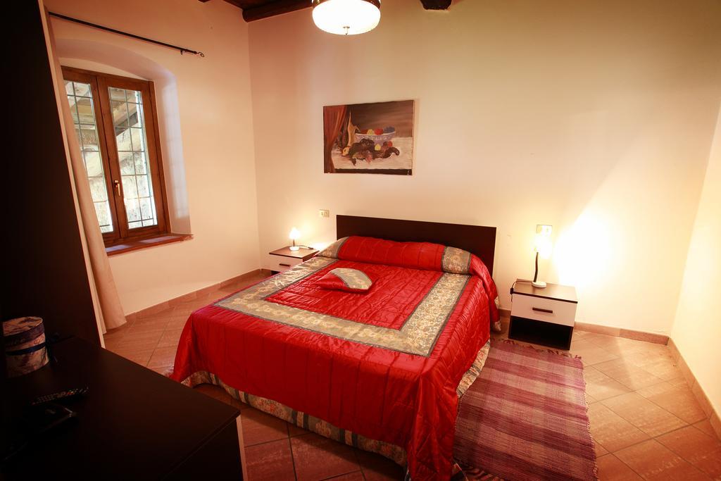 Agriturismo Licensi Del Bresa Villa Monzambano Room photo